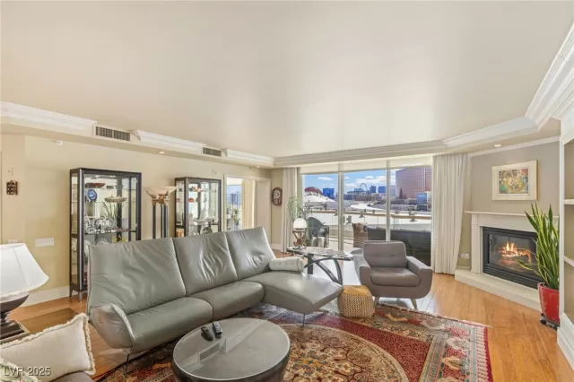 MLS: 2724215 Condo For Sale