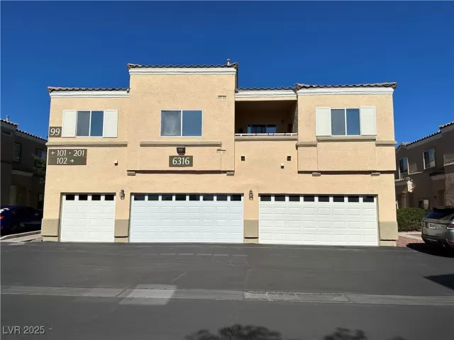 MLS: 2724224 Condo For Sale