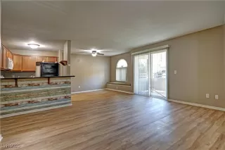 Photo #2: 2724243 Listing