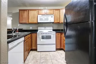 Photo #6: 2724243 Listing