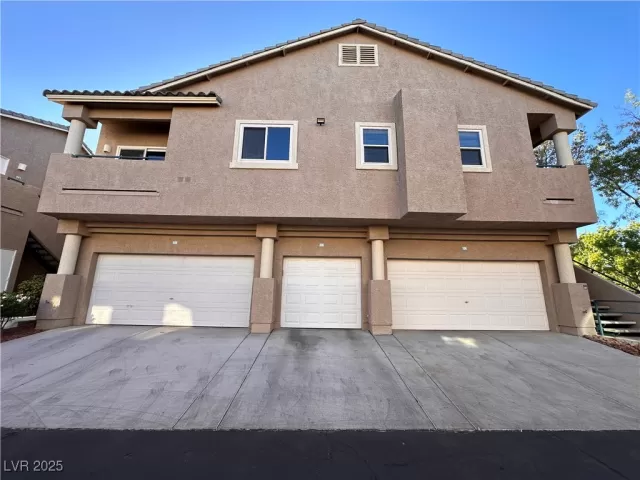 MLS: 2724252 Condo For Sale