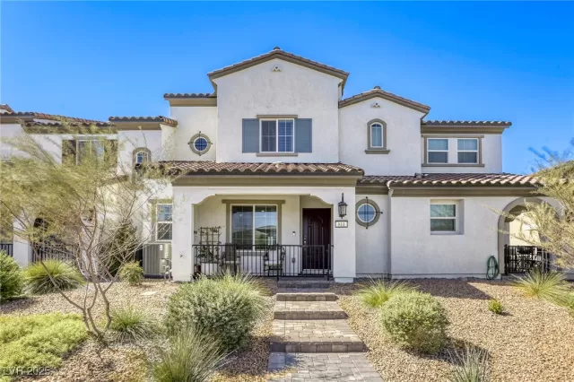 MLS: 2724260 Condo For Sale