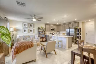 Photo #4: 2724260 Listing 