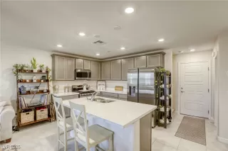 Photo #6: 2724260 Listing 