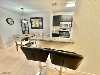 Photo #3: 2724261 Listing 