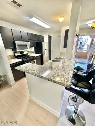 Photo #5: 2724261 Listing 