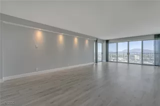 Photo #6: 2724262 Listing 