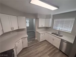 Photo #4: 2724263 Listing 