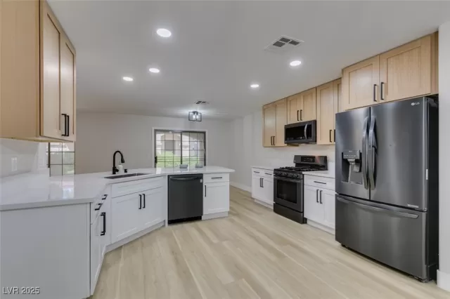 MLS: 2724267 Condo For Sale