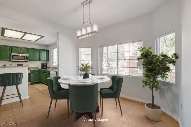 MLS: 2724279 Condo For Sale