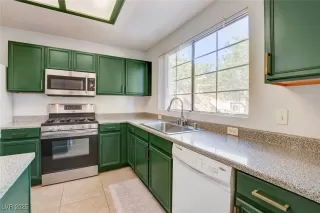 Photo #2: 2724279 Listing 