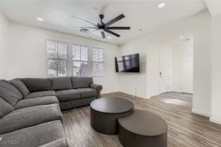 Photo #5: 2724282 Listing 