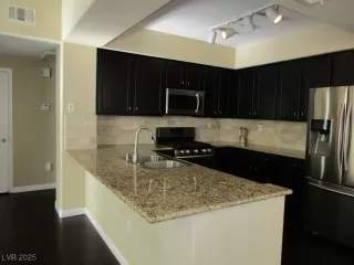 Photo #3: 2724301 Listing 