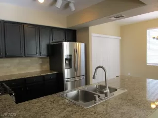 Photo #4: 2724301 Listing 