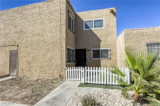 More Details about MLS # 2724336 : 4658 MONTEREY CIRCLE 2
