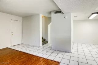 Photo #1: 2724336 Listing 