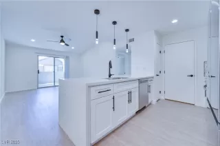 Photo #2: 2724355 Listing 