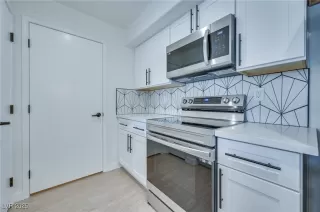 Photo #6: 2724355 Listing 