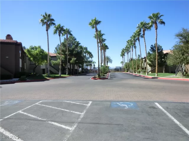 MLS: 2724357 Condo For Sale