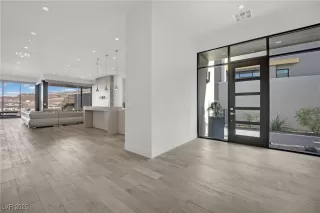 Photo #5: 2724377 Listing 