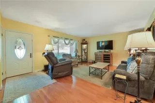 Photo #2: 2724423 Listing