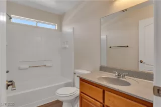 Photo #4: 2724433 Listing 