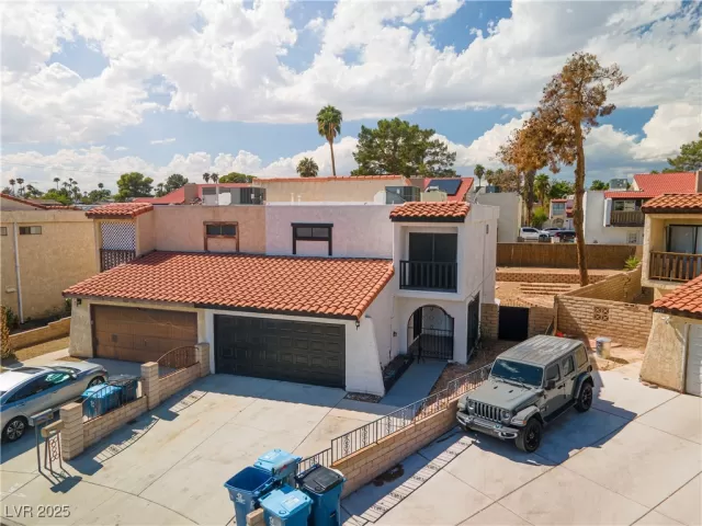 MLS: 2724434 Condo For Sale