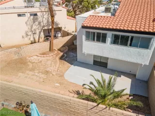 Photo #4: 2724434 Listing