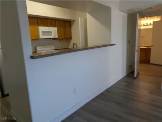 Photo #4: 2724454 Listing 