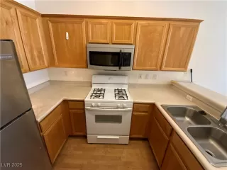 Photo #2: 2724456 Listing 