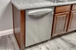 Photo #3: 2724476 Listing