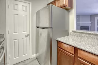 Photo #4: 2724476 Listing