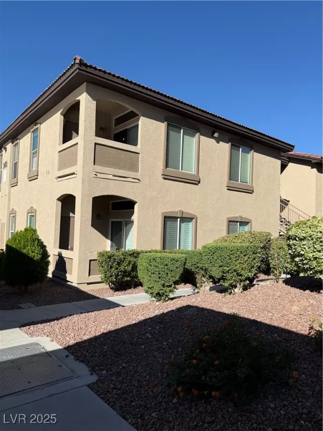 MLS: 2724509 Condo For Sale