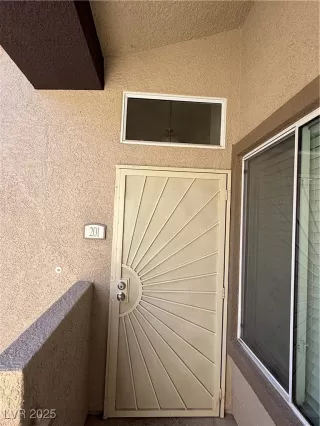 Photo #3: 2724509 Listing 