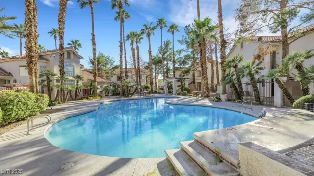 MLS: 2724522 Condo For Sale