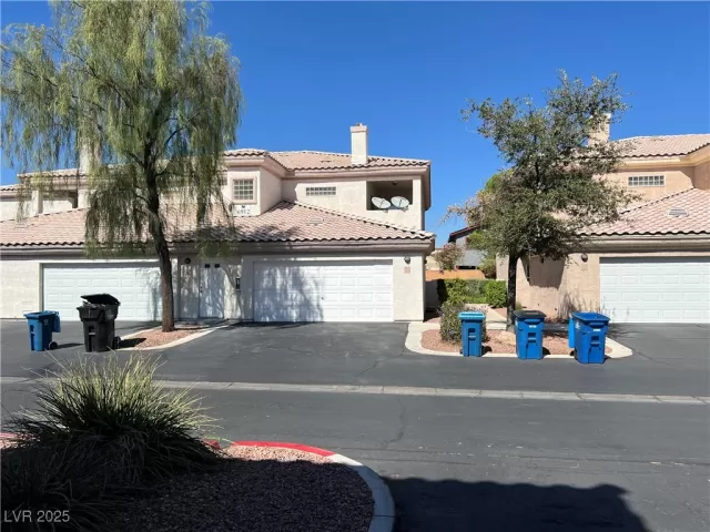 MLS: 2724536 Condo For Sale