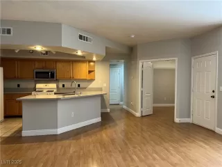 Photo #6: 2724536 Listing 