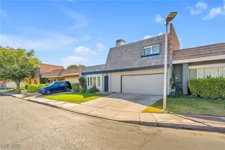 Photo #2: 2724540 Listing 