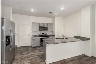 Photo #5: 2724541 Listing 