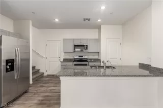 Photo #6: 2724541 Listing 