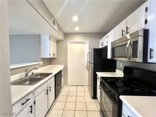 Photo #5: 2724568 Listing 