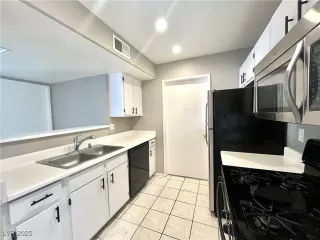 Photo #6: 2724568 Listing 