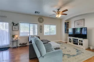 Photo #6: 2724569 Listing 