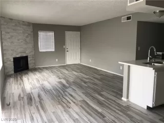 Photo #1: 2724573 Listing 