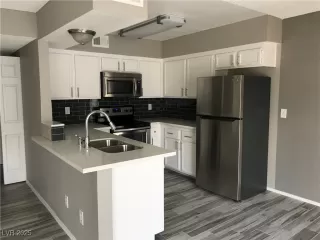 Photo #2: 2724573 Listing 