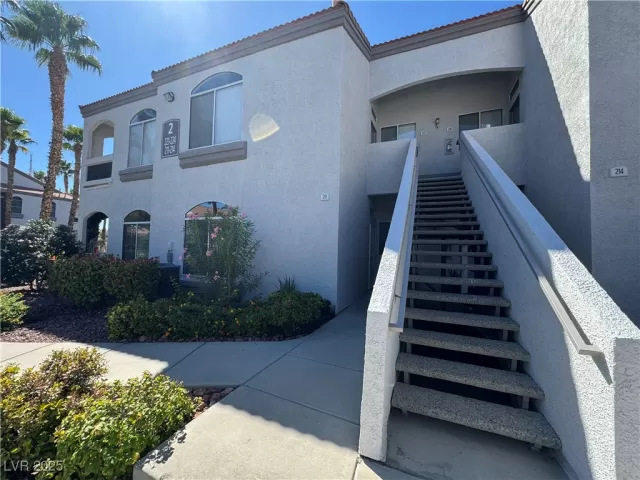 MLS: 2724604 Condo For Sale