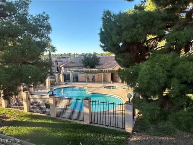 MLS: 2724608 Condo For Sale