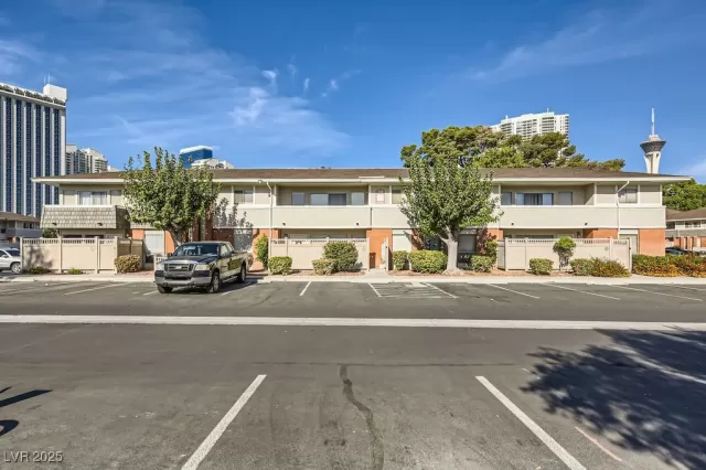 MLS: 2724610 Condo For Sale