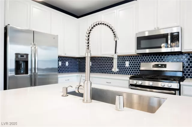 MLS: 2724640 Condo For Sale