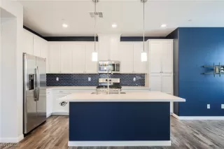 Photo #1: 2724640 Listing 